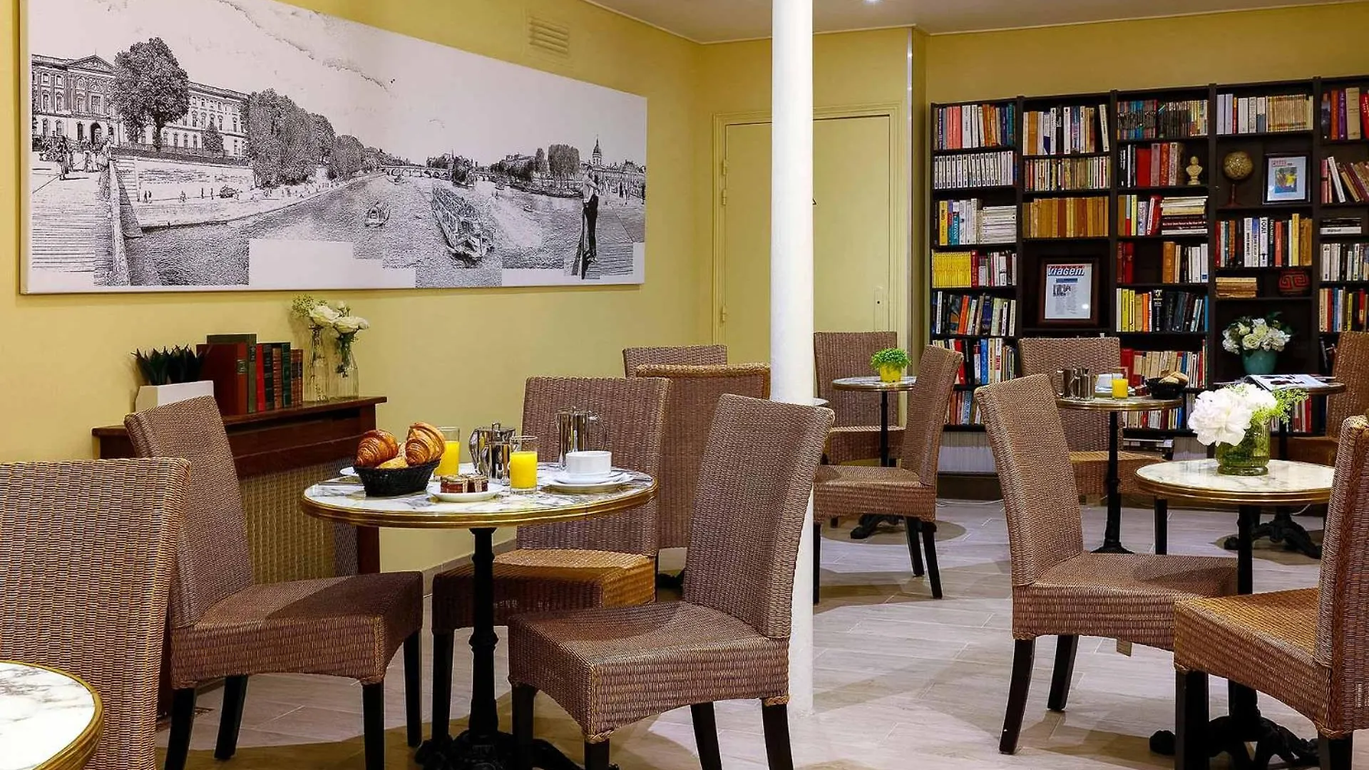 ***  Hotel Victoria Chatelet Paris France