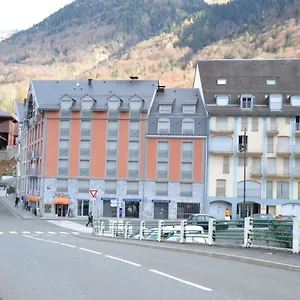 - Centre , Cauterets Francia